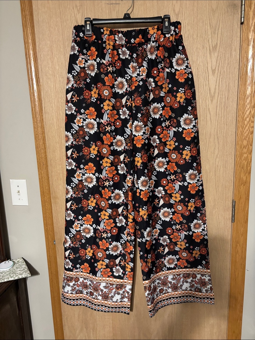 Women’s Black Floral Wide-Leg Pants - Orange & White Flowers